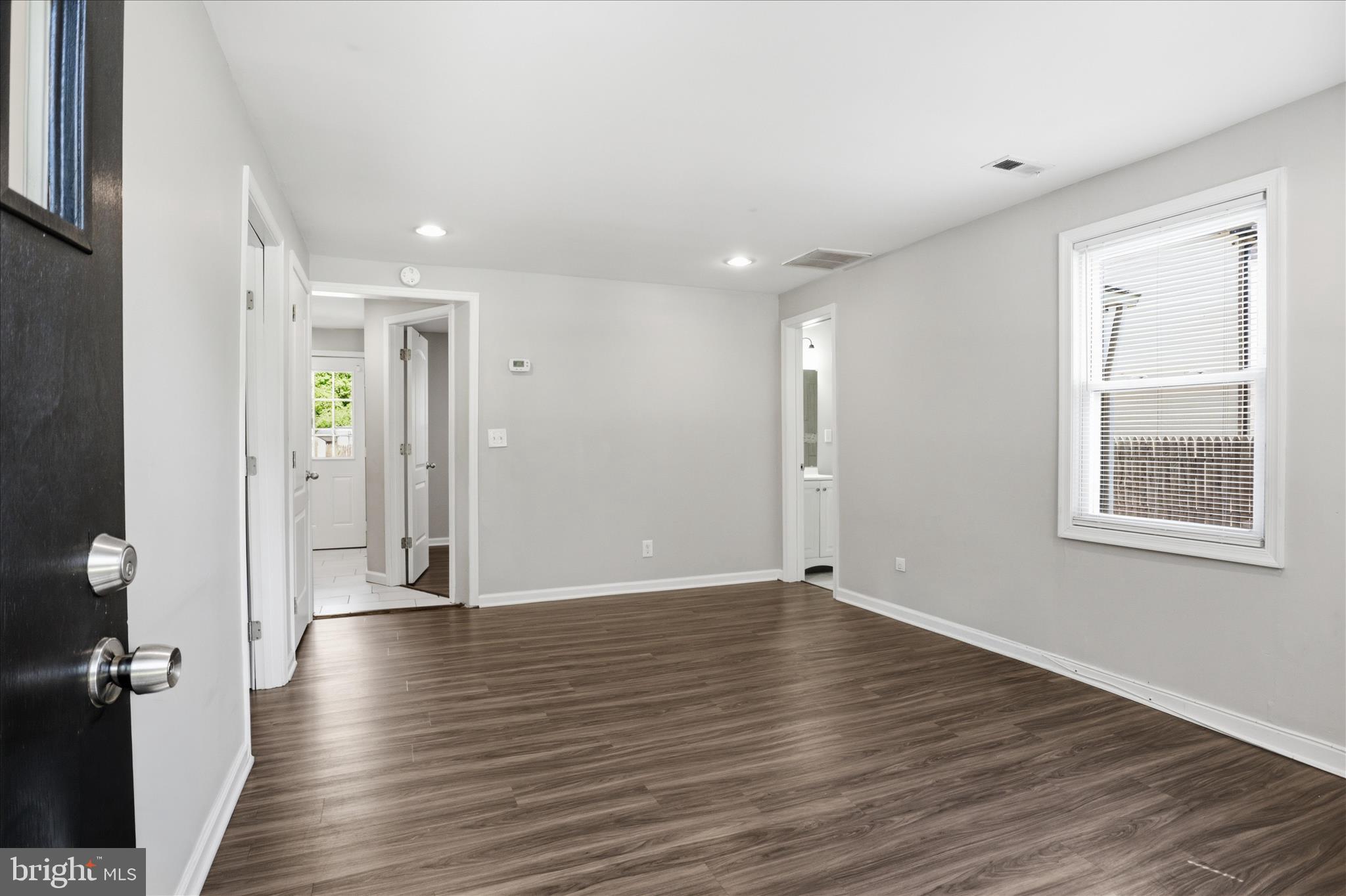 5242 Sands Road Lothian, MD 20711 - Photo 4 of 29 Living Room open concept