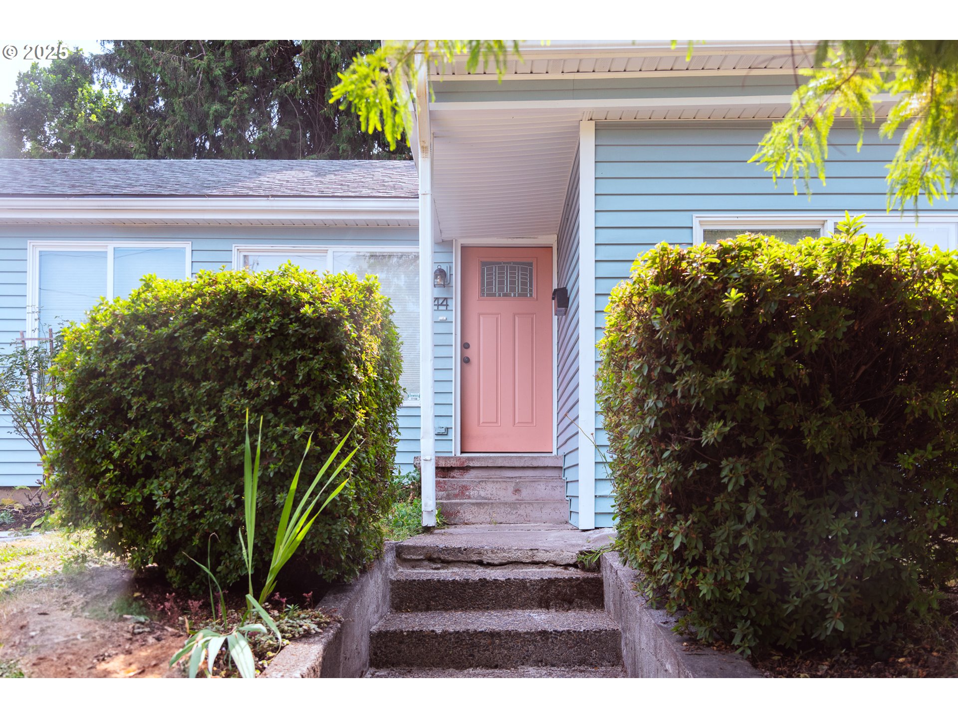 44 Northeast Lombard St  