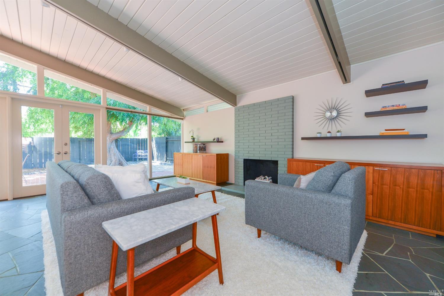 353 Hyacinth Way San Rafael, CA 94903 - Photo 1 of 1 Gallery Image 1