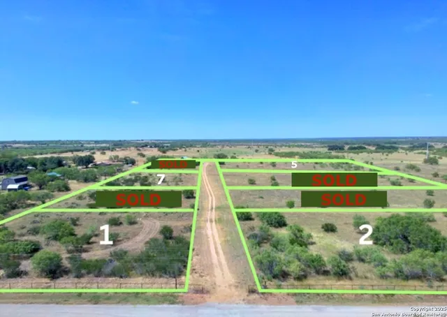 $35,000 | 4 Hillcrest Drive, Moore, TX 78057