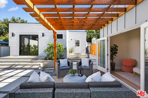 $1,449,000 | 2931 South Bronson Avenue, Los Angeles, CA 90018