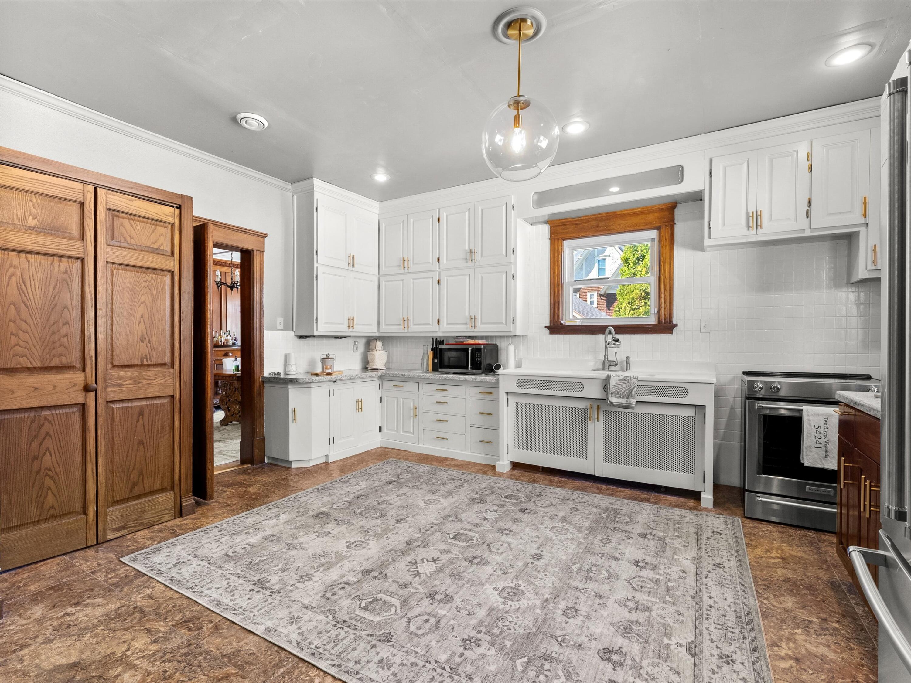 2409 Washington Street Two Rivers, WI 54241 - Photo 18 of 30 27-2190697_00752