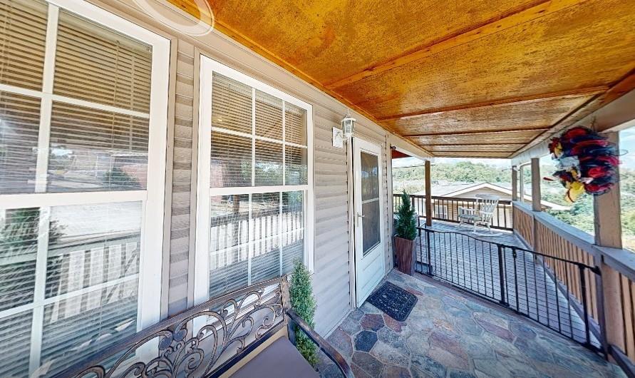 2230 McKees Rocks Road McKees Rocks, PA 15136 - Photo 5 of 23 Porch