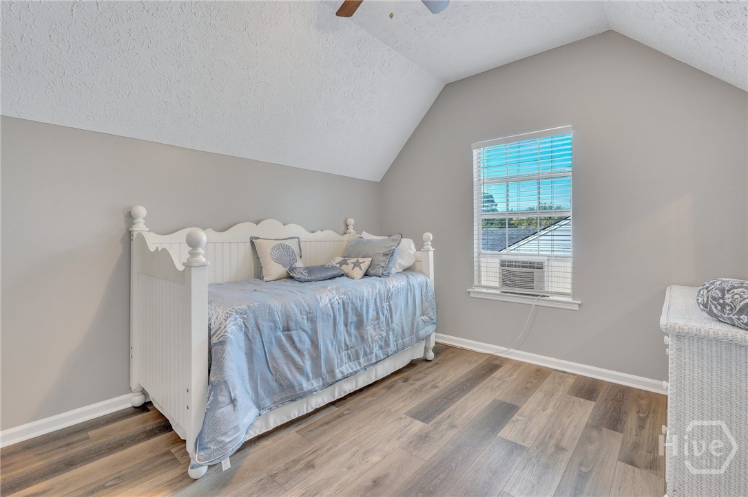 11 Ropemaker (furnished) Court Savannah, GA 31410 - Photo 27 of 37