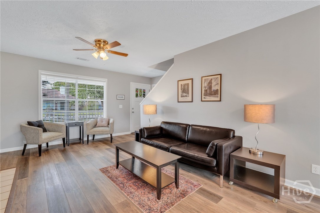 11 Ropemaker (furnished) Court Savannah, GA 31410 - Photo 4 of 37