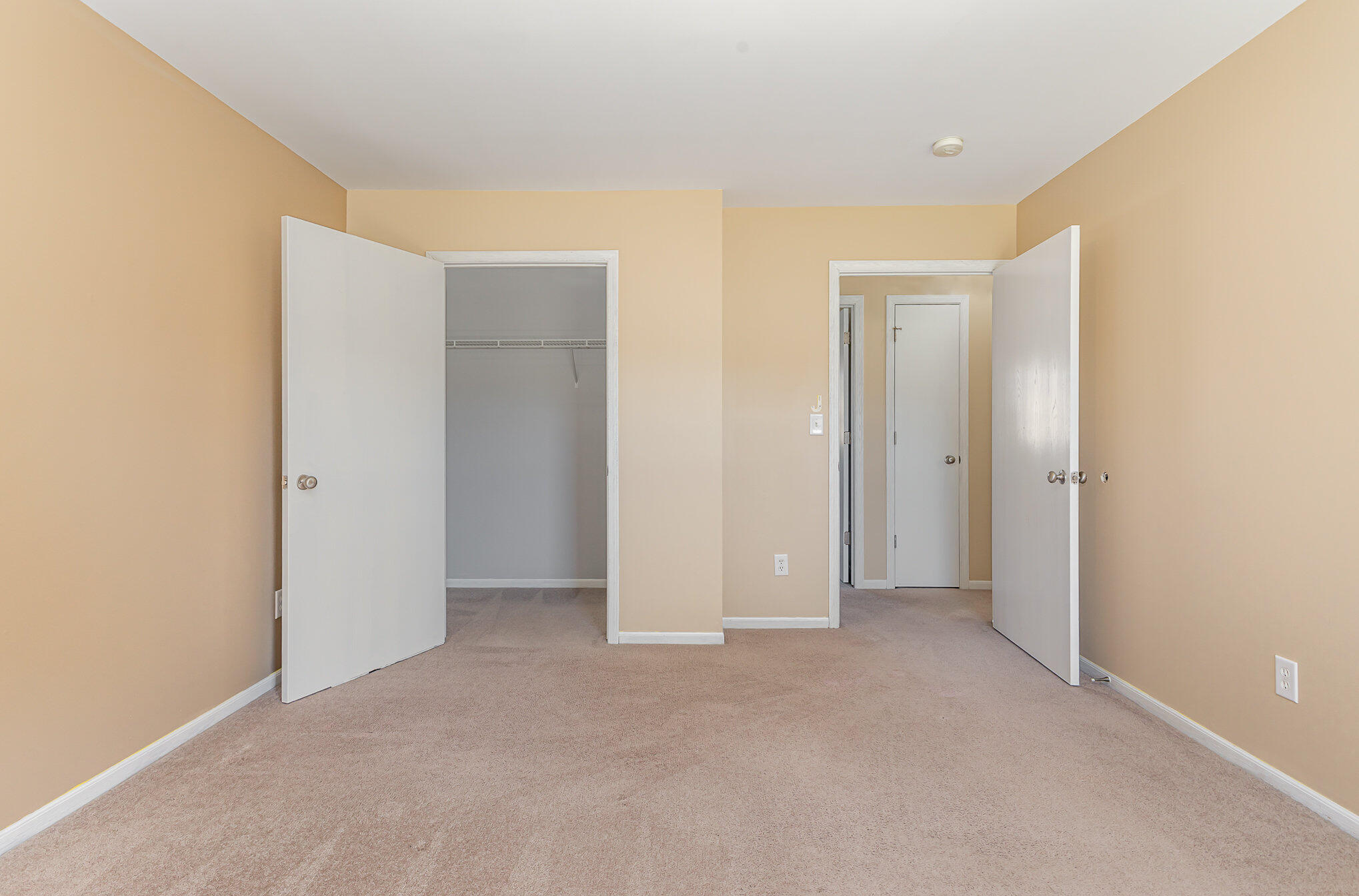 370 South Boo Road Burns Harbor, IN 46304 - Photo 12 of 22 a view of an empty room