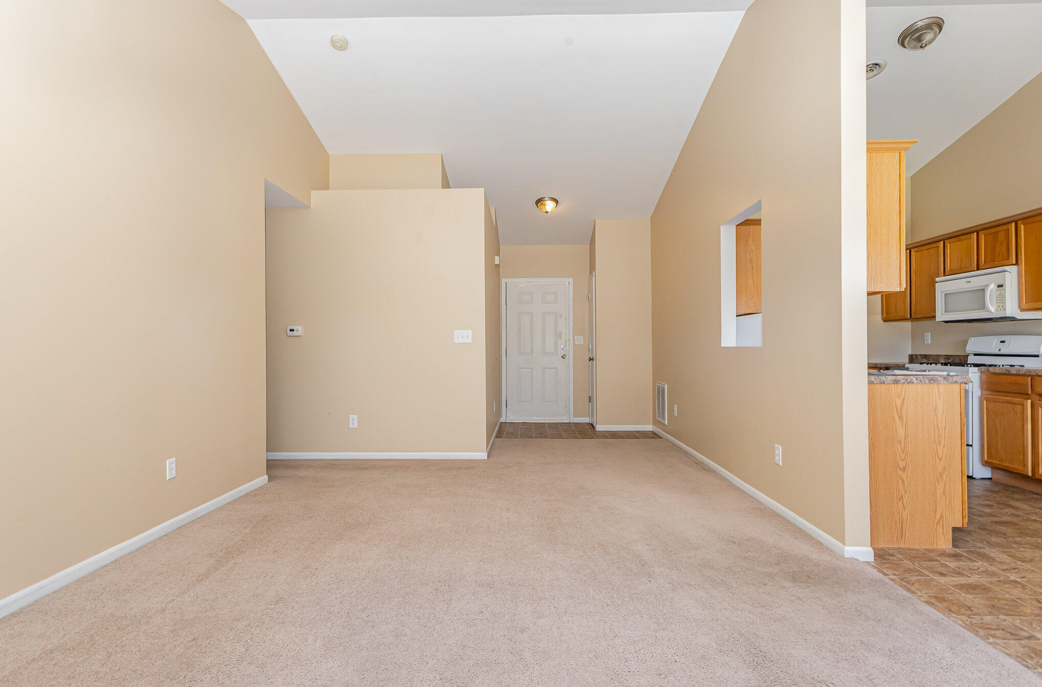 370 South Boo Road Burns Harbor, IN 46304 - Photo 6 of 22 a view of an empty room