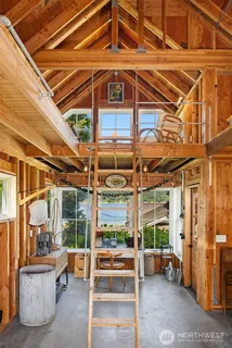 $1,650,000 | 10050 Southwest Dock Street, Vashon, WA 98070