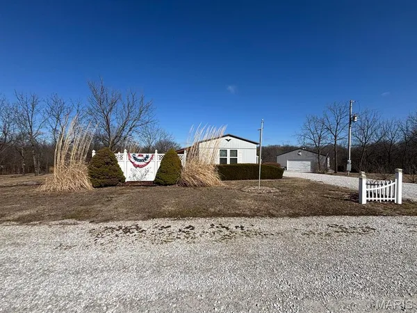 $245,000 | 18046 Monroe Road 453, Paris, MO 65275