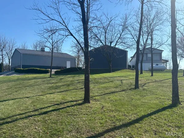 $235,000 | 18046 Monroe Road 453, Paris, MO 65275