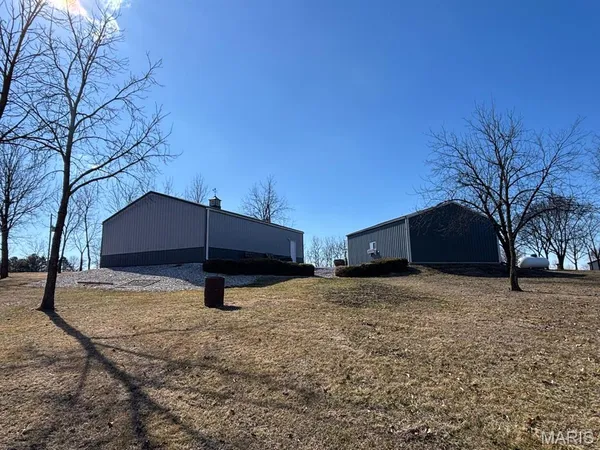 $245,000 | 18046 Monroe Road 453, Paris, MO 65275