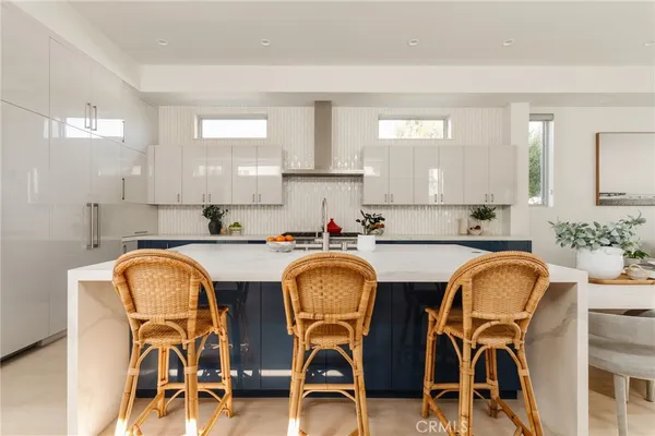 $3,500,000 | 664 Rosecrans Avenue, Manhattan Beach, CA 90266