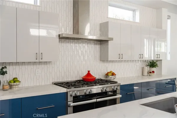 $3,500,000 | 664 Rosecrans Avenue, Manhattan Beach, CA 90266