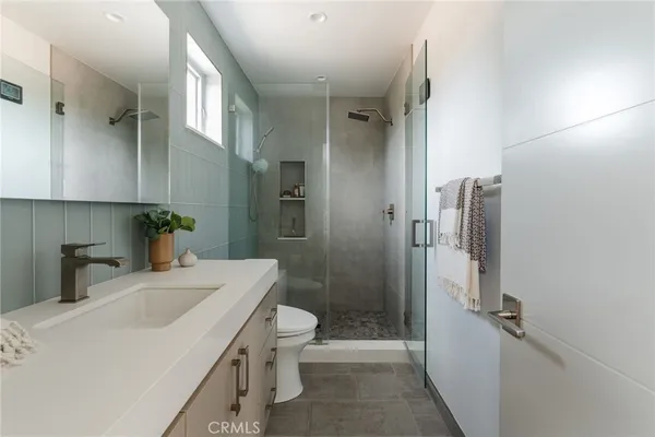 $3,500,000 | 664 Rosecrans Avenue, Manhattan Beach, CA 90266