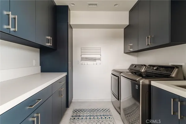 $3,500,000 | 664 Rosecrans Avenue, Manhattan Beach, CA 90266