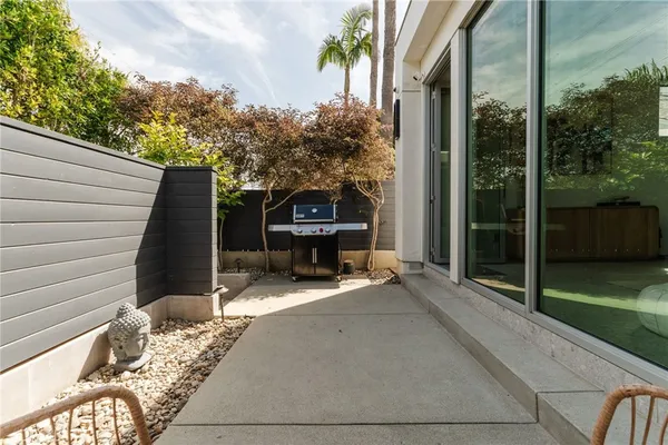 $3,500,000 | 664 Rosecrans Avenue, Manhattan Beach, CA 90266