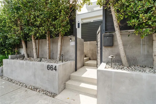 $3,500,000 | 664 Rosecrans Avenue, Manhattan Beach, CA 90266