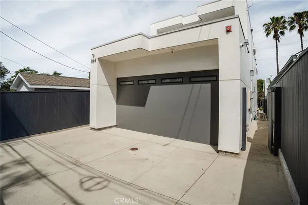 $3,500,000 | 664 Rosecrans Avenue, Manhattan Beach, CA 90266