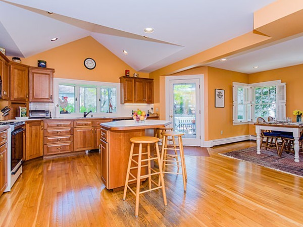 28 Stone Road Belmont, MA 02478 - Photo 8 of 22