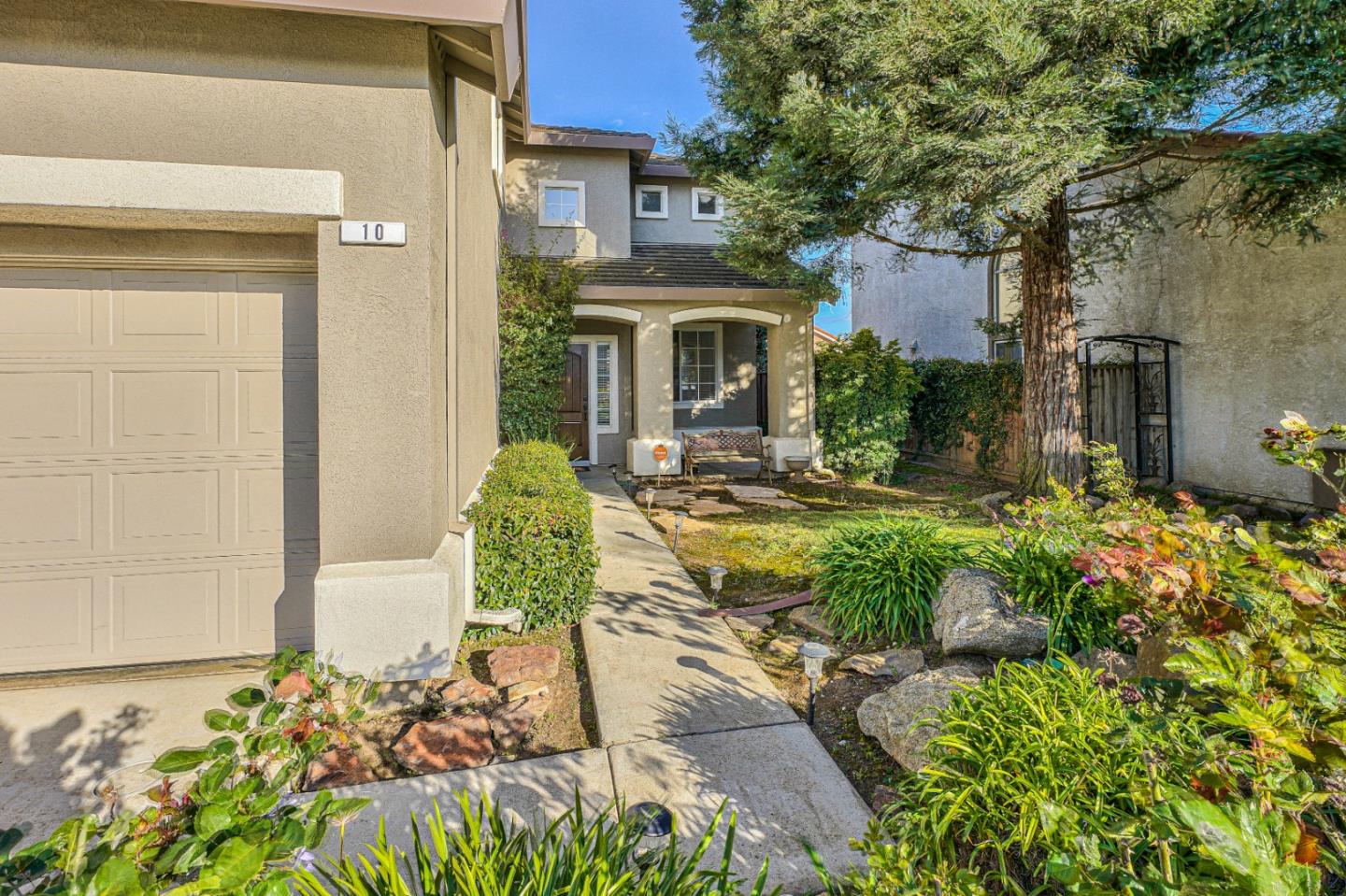 10 Whitman Circle Salinas, CA 93906 - Photo 3 of 33 a front view of a house with a yard