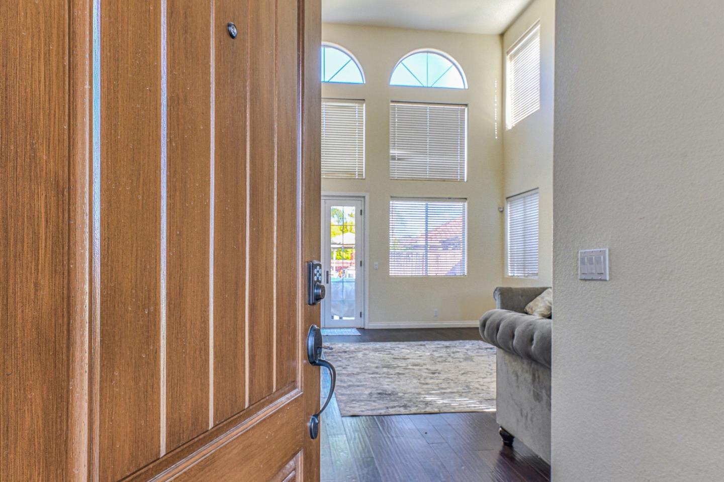 10 Whitman Circle Salinas, CA 93906 - Photo 5 of 33 a living room with furniture and a window
