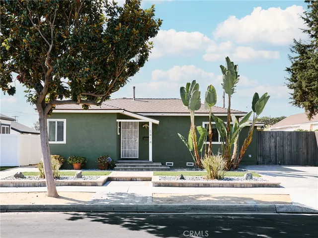 a view of a house with street