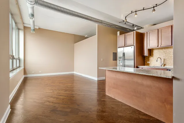 $1,700 | 4131 West Belmont Avenue, Unit 204, Chicago, IL 60641