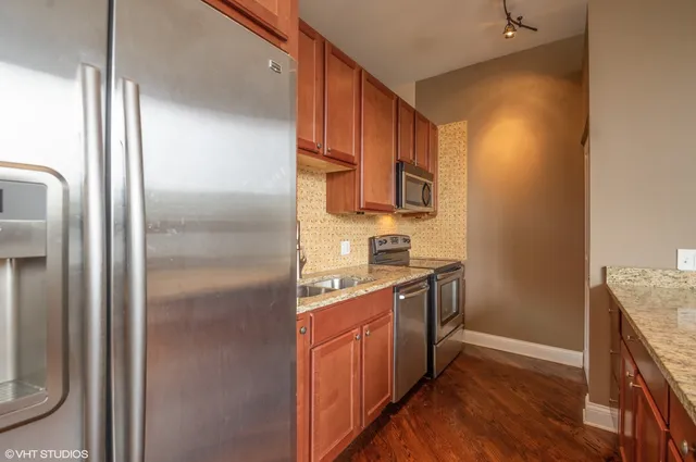 $1,700 | 4131 West Belmont Avenue, Unit 204, Chicago, IL 60641