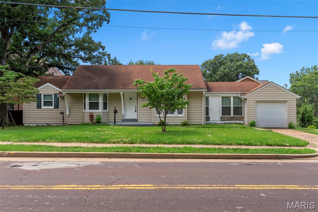 907 Edgar Road Webster Groves, MO 63119 - Photo 1 of 38 Gallery Image 1