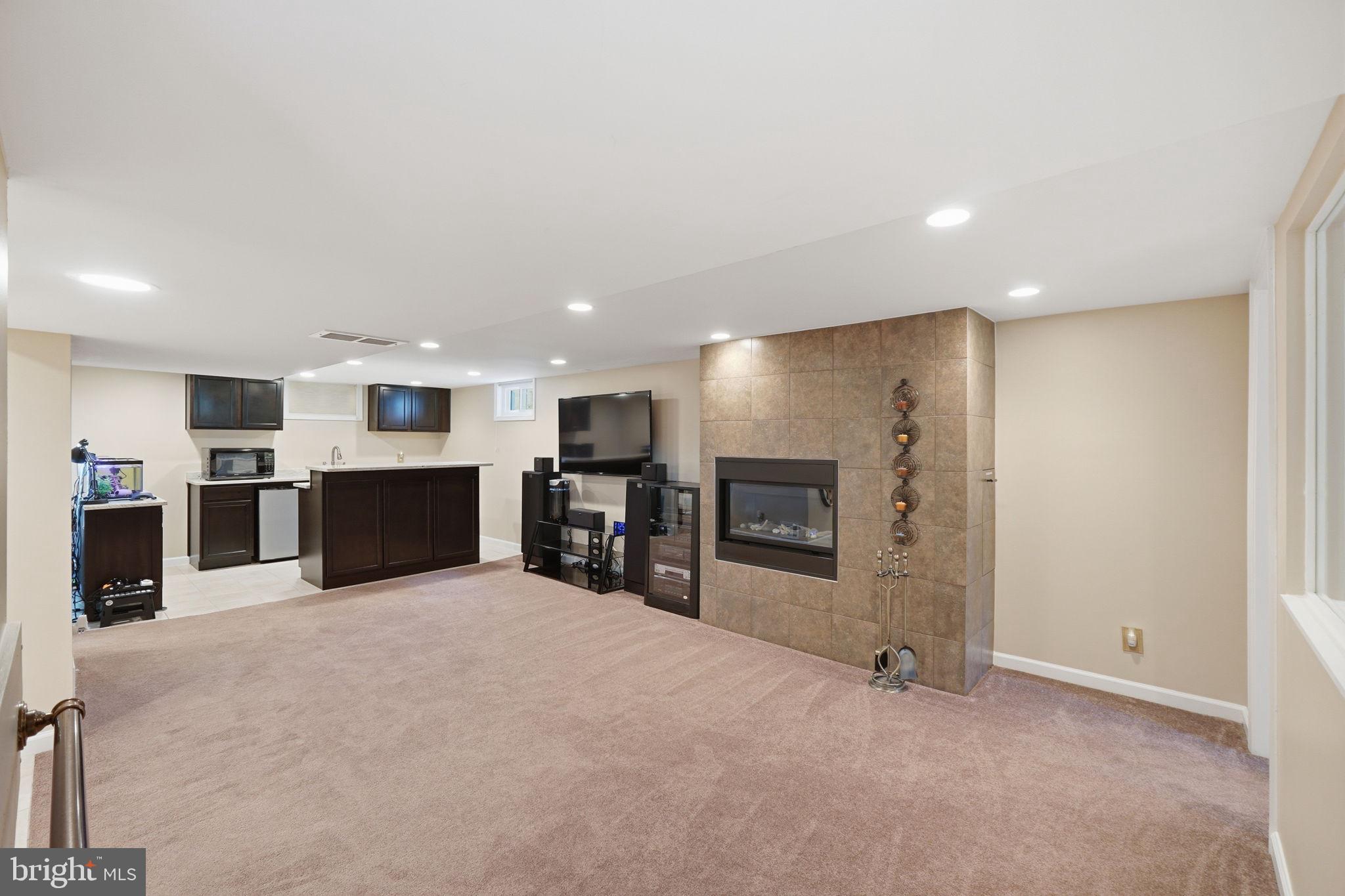 10713 Gregory Street Silver Spring, MD 20901 - Photo 25 of 38 GAS FP, Wet Bar w/Storage-NICE!!!