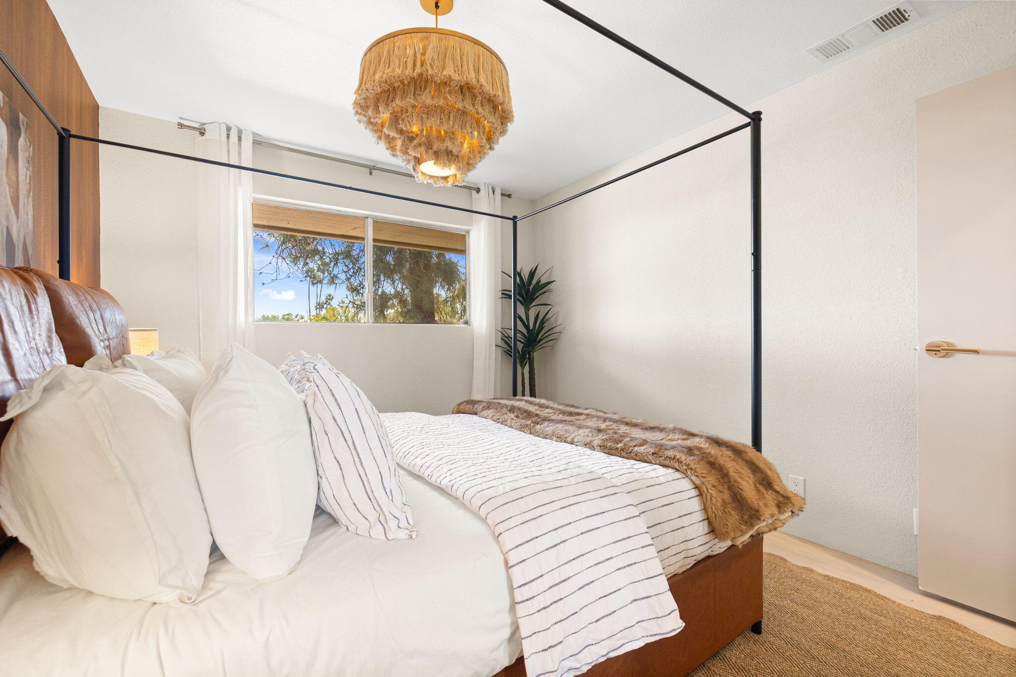 2857 North Los Felices Road, Unit 210 Palm Springs, CA 92262 - Photo 13 of 40 34-web-or-mls-8M4A8655