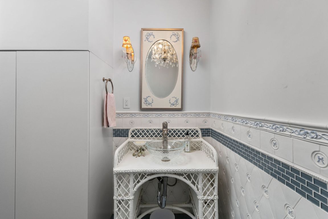 999 Schwarzlose Road New Braunfels, TX 78130 - Photo 21 of 39 a view of a utility room with a sink dryer and washer