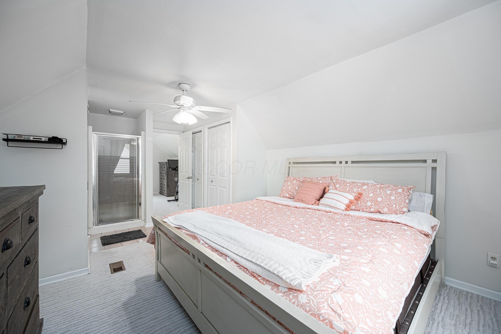 3218 Ainwick Road Columbus, OH 43221 - Photo 20 of 45 Owners Suite