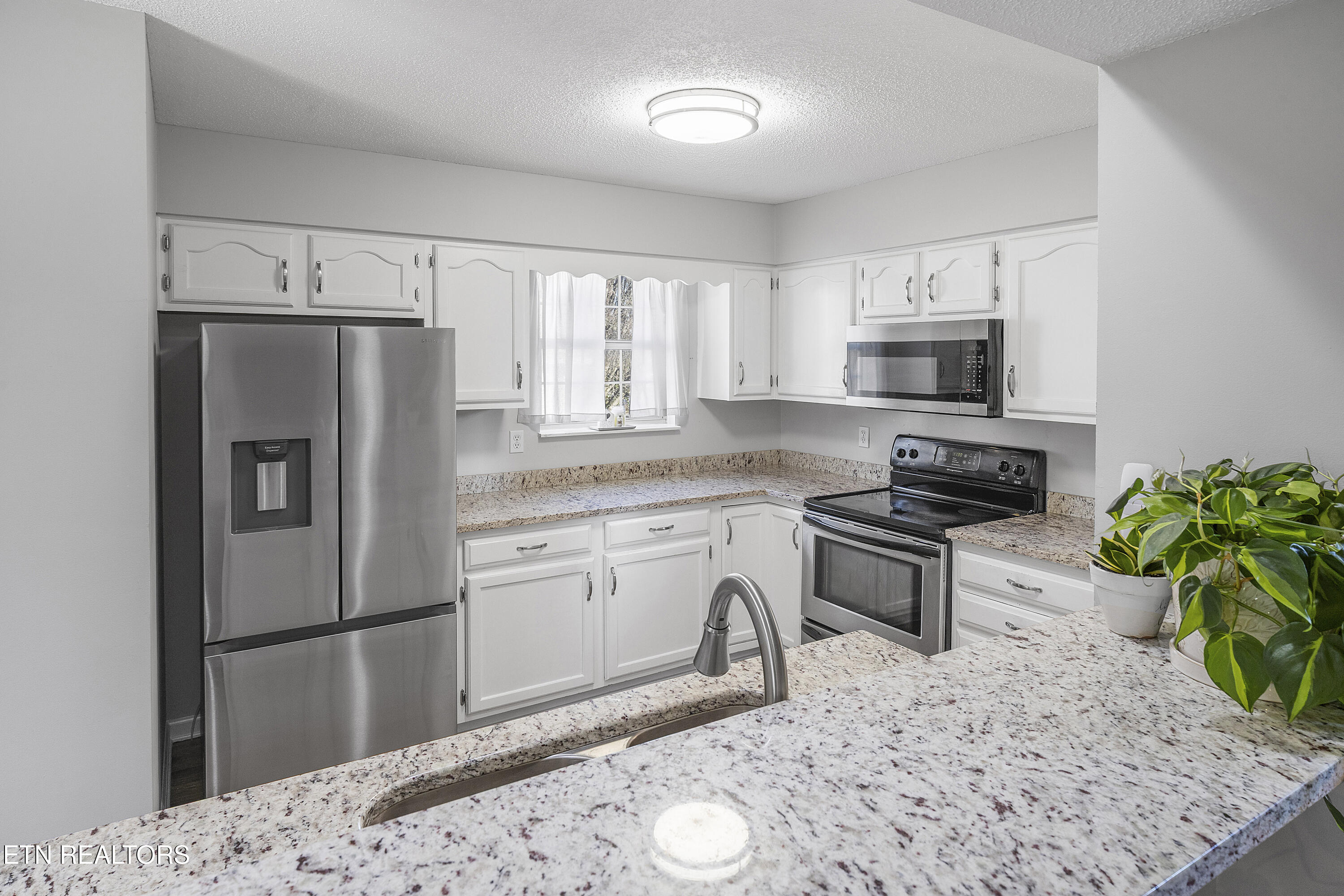 9005 Colchester Ridge Road Knoxville, TN 37922 - Photo 12 of 36 L40A6772