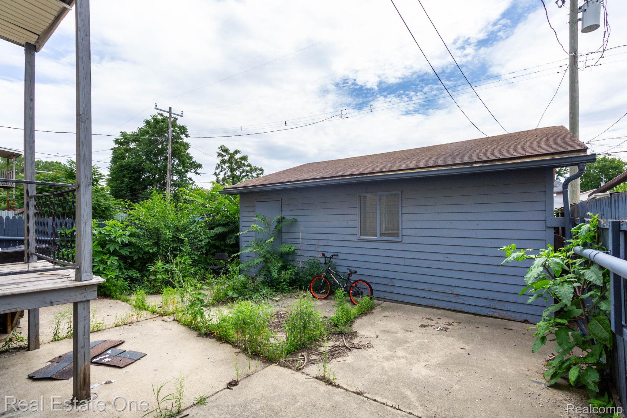 5485 Springwells Street Detroit, MI 48210 - Photo 46 of 47 yard (2).jpg