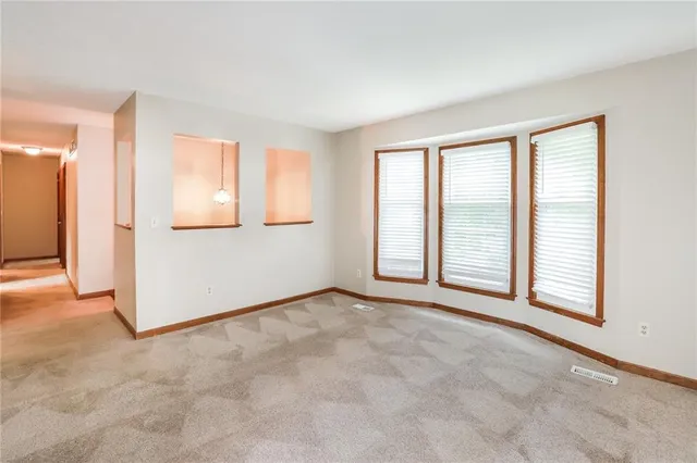 $1,990 | 1005 Northeast 104th Terrace, Kansas City, MO 64155