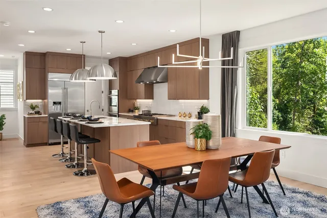 $2,299,995 | 14889 Site 8 Ne 2nd Court, Bellevue, WA 98007