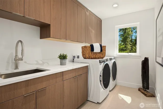 $2,299,995 | 14889 Site 8 Ne 2nd Court, Bellevue, WA 98007