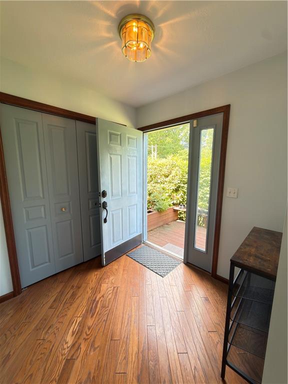 293 Spring Run Road Crescent, PA 15046 - Photo 4 of 41