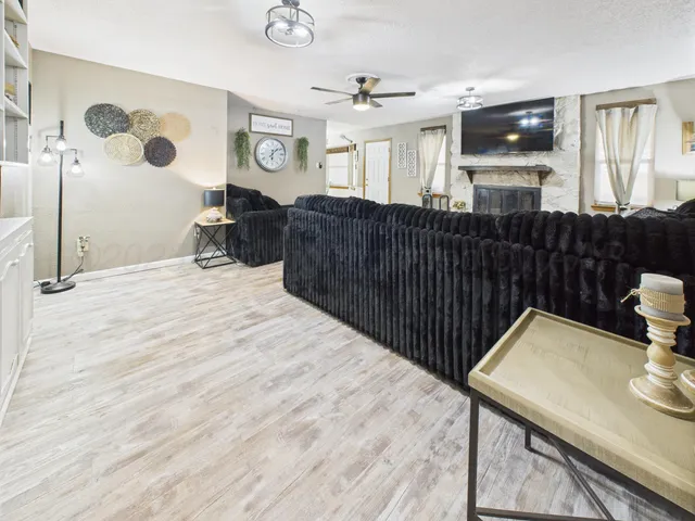 $233,000 | 2600 Comanche Trail, Pampa, TX 79065