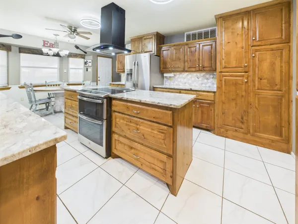 $233,000 | 2600 Comanche Trail, Pampa, TX 79065