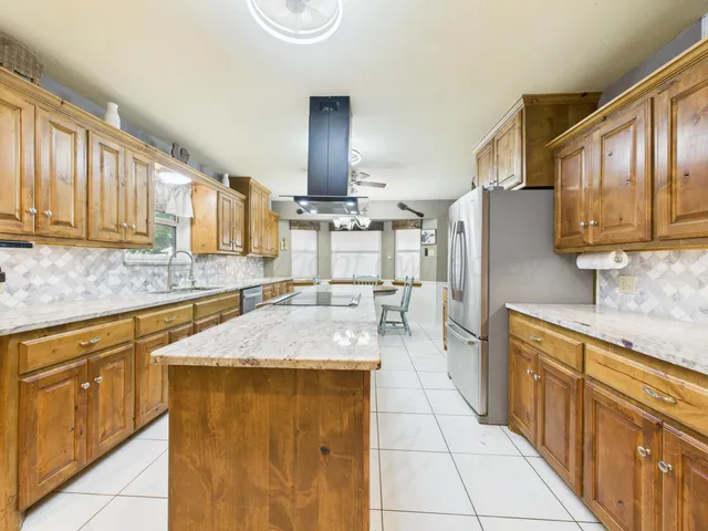 $233,000 | 2600 Comanche Trail, Pampa, TX 79065