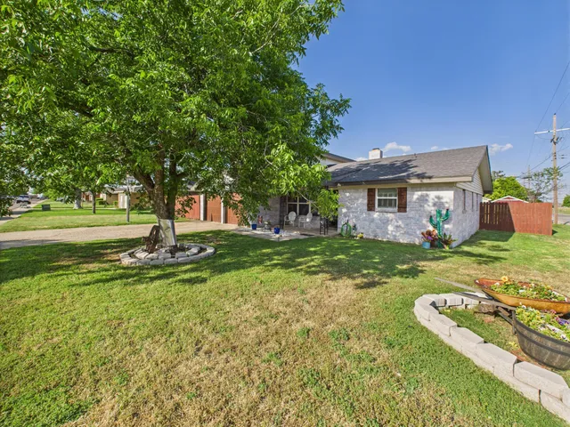 $233,000 | 2600 Comanche Trail, Pampa, TX 79065