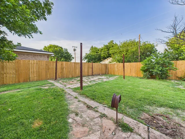 $233,000 | 2600 Comanche Trail, Pampa, TX 79065