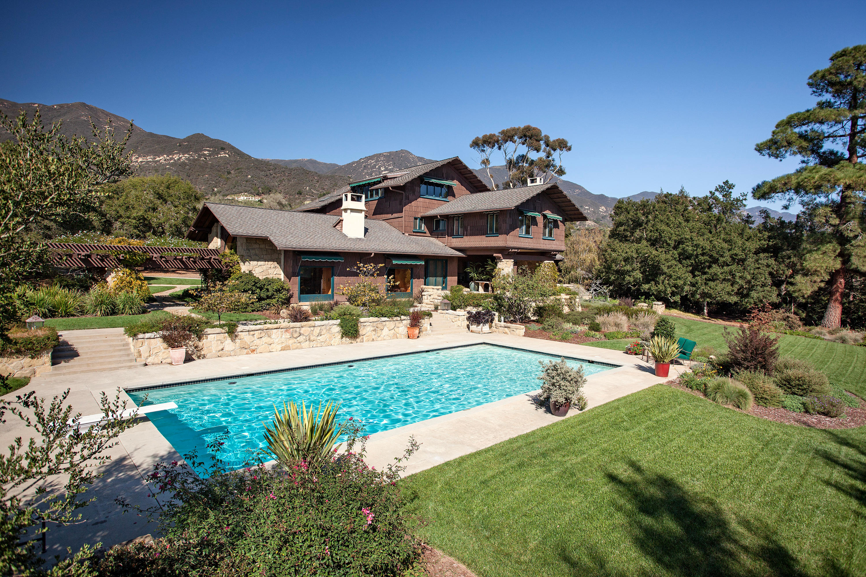 699 San Ysidro Road Montecito, CA 93108 - Photo 21 of 36 a view of a town with mountains in the background