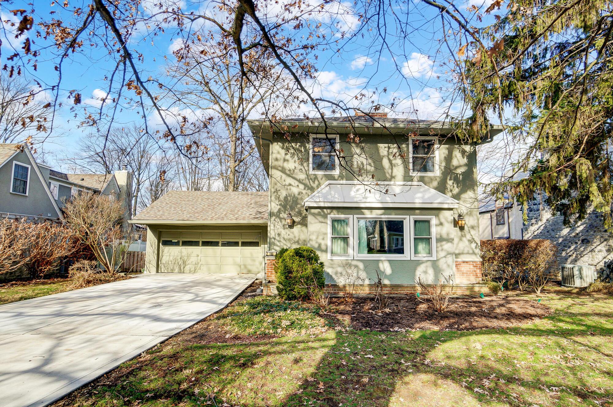 2709 Berwyn Road Columbus, OH 43221 - Photo 2 of 67 002