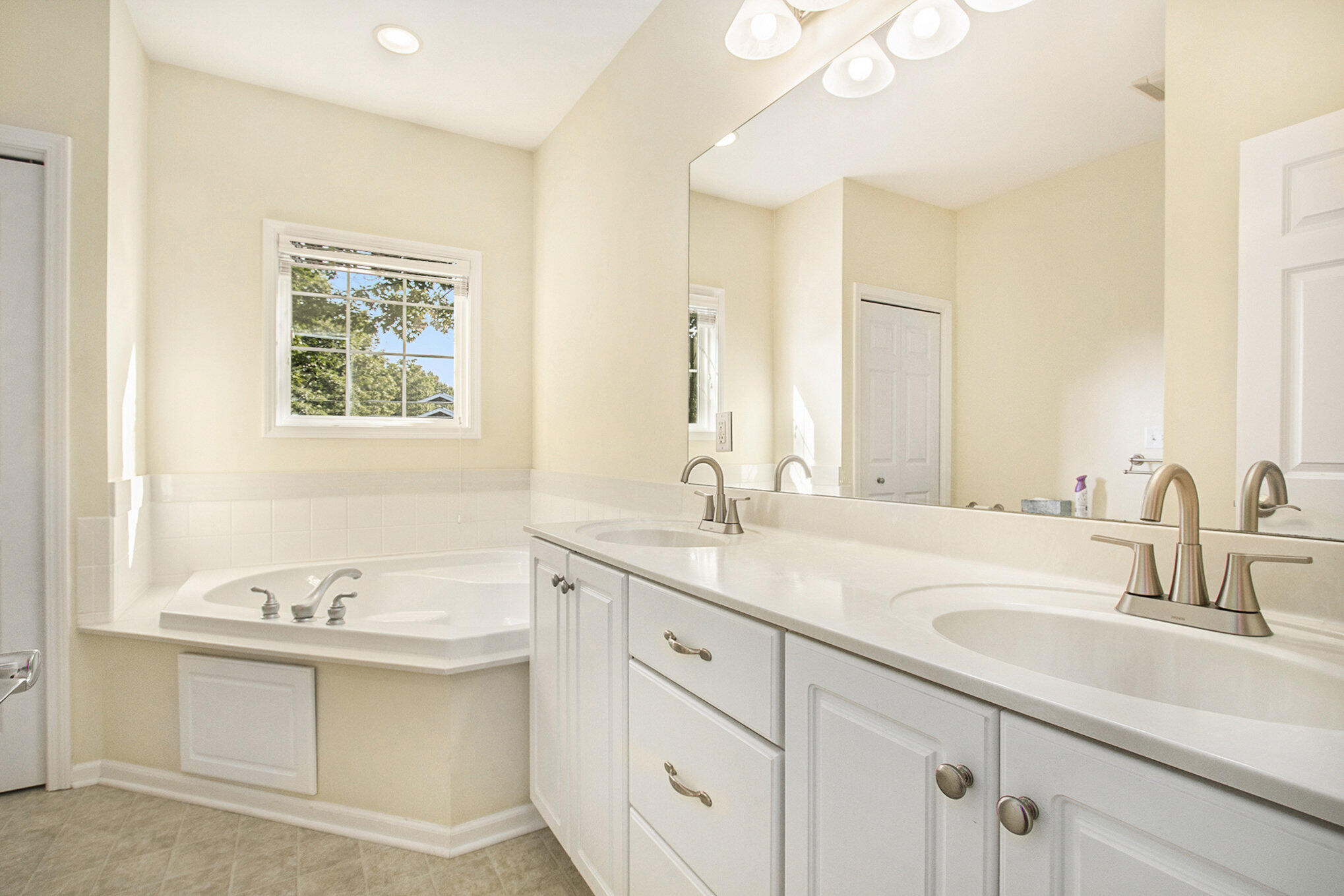 3220 Lake Ridge Court Muskegon, MI 49441 - Photo 26 of 49 026_mhw_0629_5866