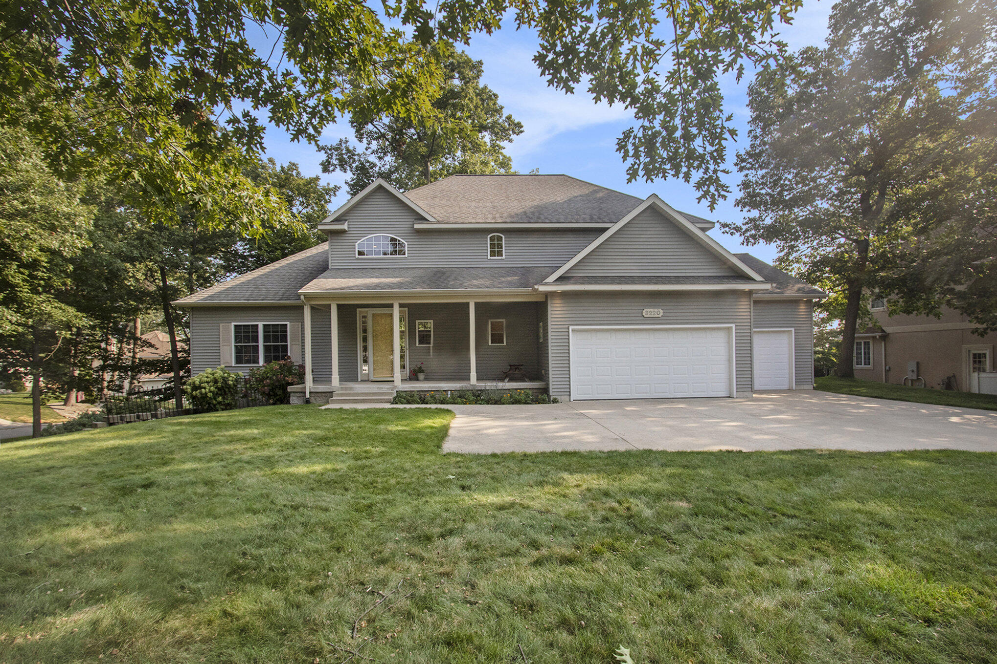 3220 Lake Ridge Court Muskegon, MI 49441 - Photo 5 of 49 005_mhw_0629_5882