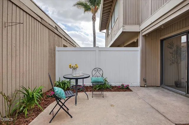 $495,000 | 1273 San Simeon Court, Unit 7, Ventura, CA 93003