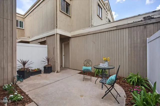 $495,000 | 1273 San Simeon Court, Unit 7, Ventura, CA 93003